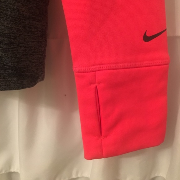 Women’s Nike Pullover Sweatshirt - Picture 2 of 4